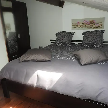 Mansarde Et Climatise 50 M2 *