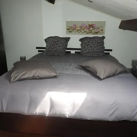 Mansarde Et Climatise 50 M2 Apartmán *